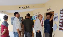 पंचायत चुनाव- बारिश के साथ जमकर बरसे वोट- 70% हुआ मतदान पंचायत चुनाव- बारिश के साथ जमकर बरसे वोट- 70% हुआ मतदान