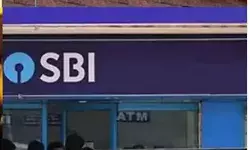 स्टेट बैंक में सेंधमारी- 10 किलो सोना व 38 लाख रुपए किए गायब स्टेट बैंक में सेंधमारी- 10 किलो सोना व 38 लाख रुपए किए गायब