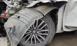 खड़ी ट्रैक्टर ट्राली से टकराई कार के उड़े- दो लोगों की चली गई जान खड़ी ट्रैक्टर ट्राली से टकराई कार के उड़े- दो लोगों की चली गई जान