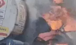 बेकाबू पेट्रोल टैंकर की टक्कर से कार में लगी आग- युवती व युवक जिंदा जले बेकाबू पेट्रोल टैंकर की टक्कर से कार में लगी आग- युवती व युवक जिंदा जले