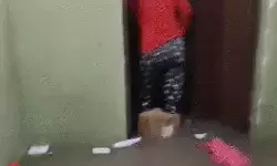 गर्ल्स हॉस्टल में अचानक भरा पानी- छात्राओं ने भागकर बचाई जान गर्ल्स हॉस्टल में अचानक भरा पानी- छात्राओं ने भागकर बचाई जान