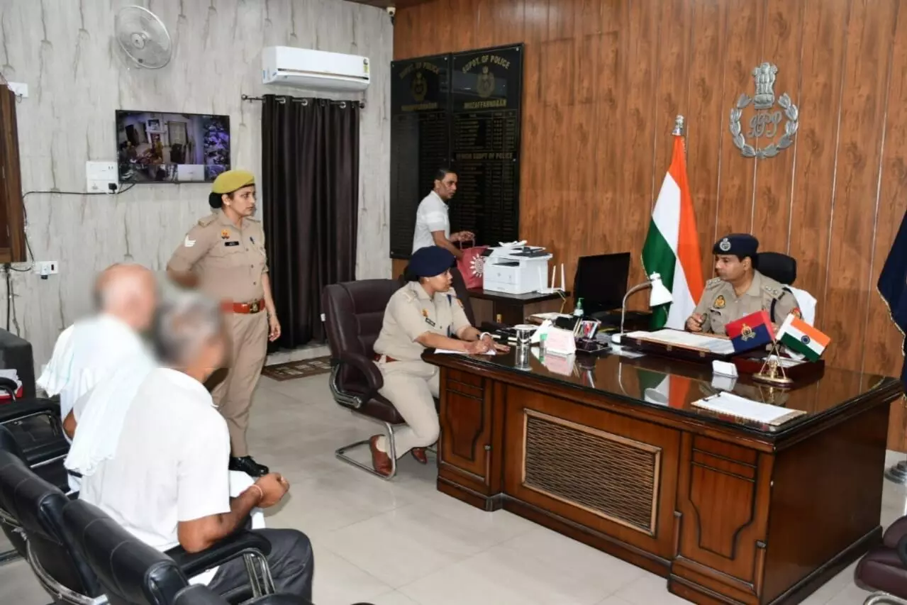 SSP ने दफ्तर में जनसुनवाई कर सुनी फरियादियों की शिकायतें SSP ने दफ्तर में जनसुनवाई कर सुनी फरियादियों की शिकायतें