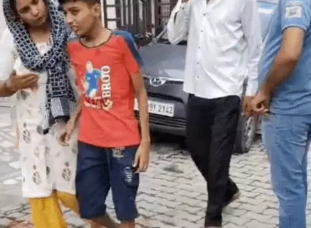 फांसी के फंदे पर झूलती मिली आर्मी अफसर की पत्नी- देवर ने दरवाजा..