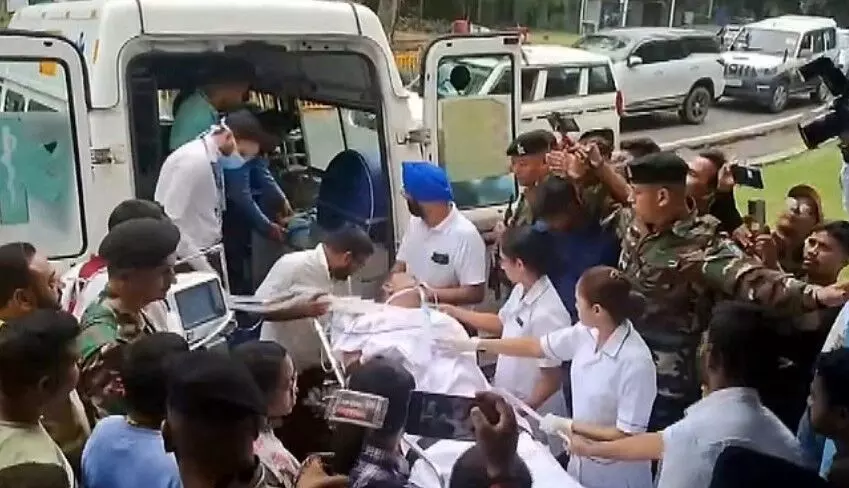 बाथरूम में गिरे शिक्षा मंत्री की हालत गंभीर-एयरलिफ्ट कर दिल्ली .... बाथरूम में गिरे शिक्षा मंत्री की हालत गंभीर-एयरलिफ्ट कर दिल्ली ....