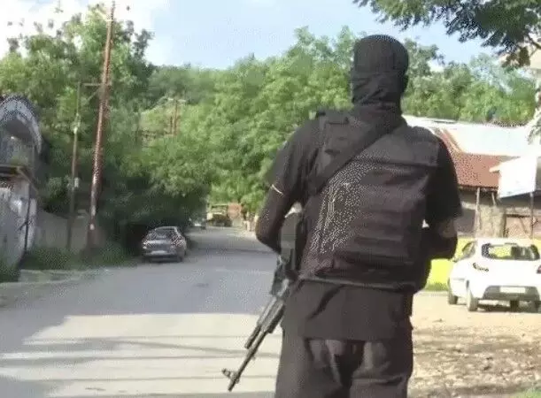 कुलगाम में सर्च ऑपरेशन जारी- अभी तक दो आतंकी ढेर- एक हिट लिस्ट में था कुलगाम में सर्च ऑपरेशन जारी- अभी तक दो आतंकी ढेर- एक हिट लिस्ट में था