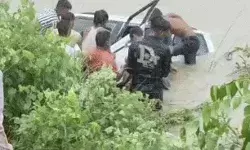 मंदिर जा रहे लोगों की बोलेरो बेकाबू होकर नहर में गिरी- 11 लोगों की मौत मंदिर जा रहे लोगों की बोलेरो बेकाबू होकर नहर में गिरी- 11 लोगों की मौत