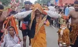 कांवड़ियों के हवाले हुआ हाईवे- सास को बैठक बहू कांवड़ लेकर निकली कांवड़ियों के हवाले हुआ हाईवे- सास को बैठक बहू कांवड़ लेकर निकली