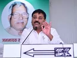 उमेश- अपने सियासी अस्तित्व को बचाने के लिए नए-नए हथकंडों का सहारा ले..