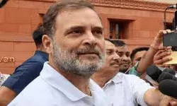 कांग्रेस ने राहुल की रैली के लिए बेंगलुरु के फ्रीडम पार्क की दीवार....