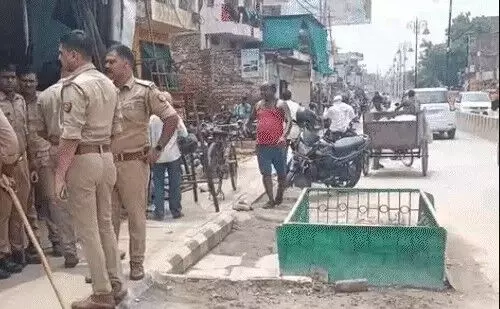 PWD ने मजार तोड़ रास्ता किया समतल- आड में किया गया अतिक्रमण भी साफ