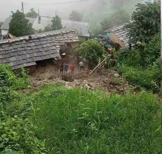 उत्तराखंड में फिर आफत- भूस्खलन के मलबे में दबाकर महिलाओं व...