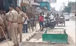 PWD ने मजार तोड़ रास्ता किया समतल- आड में किया गया अतिक्रमण भी साफ PWD ने मजार तोड़ रास्ता किया समतल- आड में किया गया अतिक्रमण भी साफ