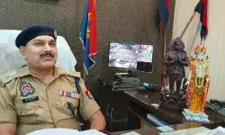 SP राम सेवक को भेंट की भगवान राम व हनुमान जी मूर्ति तो बन गया अजब संयोग SP राम सेवक को भेंट की भगवान राम व हनुमान जी मूर्ति तो बन गया अजब संयोग