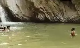 नदी में डूबे दो युवकों के शव बरामद, दो की तलाश जारी