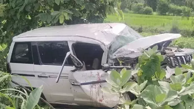 ट्रेलर-बोलेरो की टक्कर में एक व्यक्ति की मौत- चार अन्य लोग हुए घायल