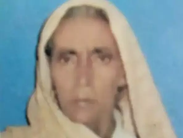 गरीब पर टूटा बारिश का कहर-भरभराकर गिरी छत-महिला की..