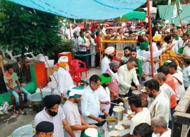 कमिश्नरी पर किसानों का डेरा-मांगों को लेकर प्रदर्शन- बोले गौरव टिकैत.. कमिश्नरी पर किसानों का डेरा-मांगों को लेकर प्रदर्शन- बोले गौरव टिकैत..