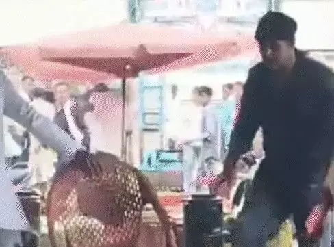 मंडी समिति की बैठक के दौरान चली गोली एक को लगी- भगदड़ में तोड़फोड़...
