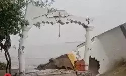 और देखते ही देखते गंगा में समा गया मंदिर- 30 सेकंड के भीतर हुआ अदृश्य और देखते ही देखते गंगा में समा गया मंदिर- 30 सेकंड के भीतर हुआ अदृश्य