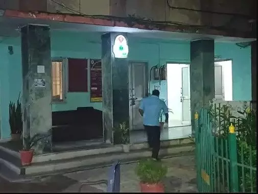 CGHS डिस्पेंसरी पर CBI का छापा-5 लाख की रिश्वत लेते 2 दबोचे CGHS डिस्पेंसरी पर CBI का छापा-5 लाख की रिश्वत लेते 2 दबोचे