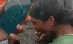 छोड़ दे गोली मार दूंगा-तेरी ऐसी तैसी-महिला ने तमंचा छीन जडे थप्पड़ छोड़ दे गोली मार दूंगा-तेरी ऐसी तैसी-महिला ने तमंचा छीन जडे थप्पड़