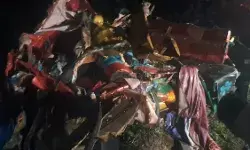 ऑटो रिक्शा एवं ट्रक के बीच टक्कर- एक ही परिवार के चार लोगों की.. ऑटो रिक्शा एवं ट्रक के बीच टक्कर- एक ही परिवार के चार लोगों की..