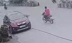 चलती बाइक पर बीमारी का दिल पर अटैक- हॉस्पिटल भिजवाने की..