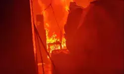 CCTV गोदाम में लगी भयंकर आग- काबू पाने के लिए दर्जनभर गाड़ियों को.. CCTV गोदाम में लगी भयंकर आग- काबू पाने के लिए दर्जनभर गाड़ियों को..