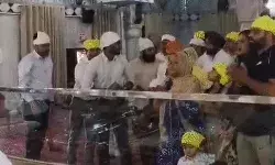 ईश्वर की शरण में रॉबर्ट वाड्रा- गुरुद्वारे में मत्था टेका- की लंगर सेवा ईश्वर की शरण में रॉबर्ट वाड्रा- गुरुद्वारे में मत्था टेका- की लंगर सेवा