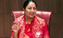 CM रेखा ने पेड़ों के रखरखाव के लिए दिये अधिकारियों को निर्देश CM रेखा ने पेड़ों के रखरखाव के लिए दिये अधिकारियों को निर्देश