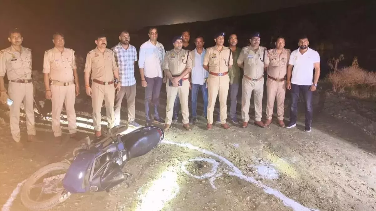 गल्ला व्यापारी से लूट करने वाले बदमाशों को पुलिस ने सिखाया पीतल का मजा