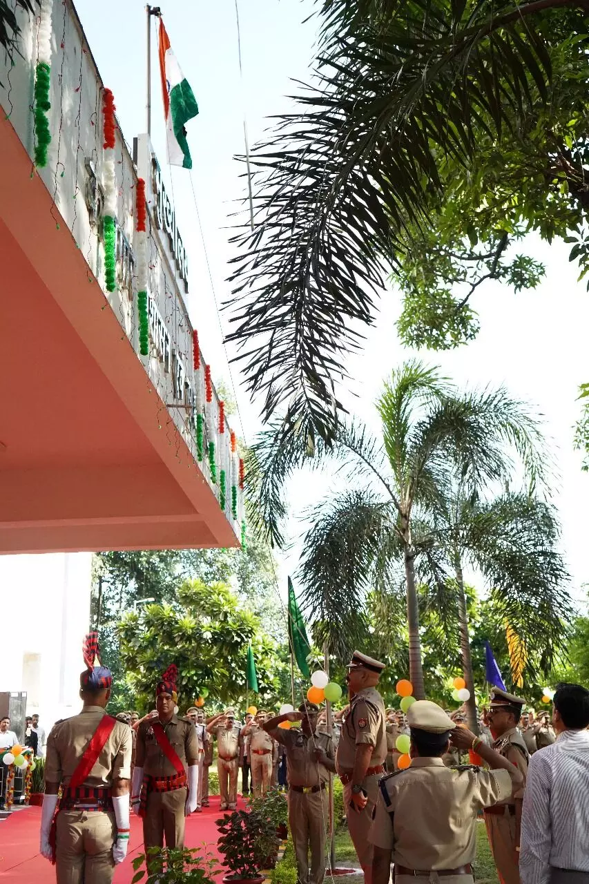 कारागार मुख्यालय में मनाया गया स्वतंत्रता दिवस - DG ने गया राष्ट्रगान