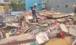 सिलेंडर विस्फोट में 10 वर्षीय बच्चे की मौत- 12 घायल सिलेंडर विस्फोट में 10 वर्षीय बच्चे की मौत- 12 घायल