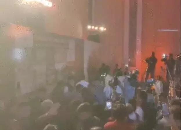 दा बंगाल फाइल्स के ट्रेलर लॉन्चिंग पर हंगामा- पुलिस ने रोका कार्यक्रम दा बंगाल फाइल्स के ट्रेलर लॉन्चिंग पर हंगामा- पुलिस ने रोका कार्यक्रम