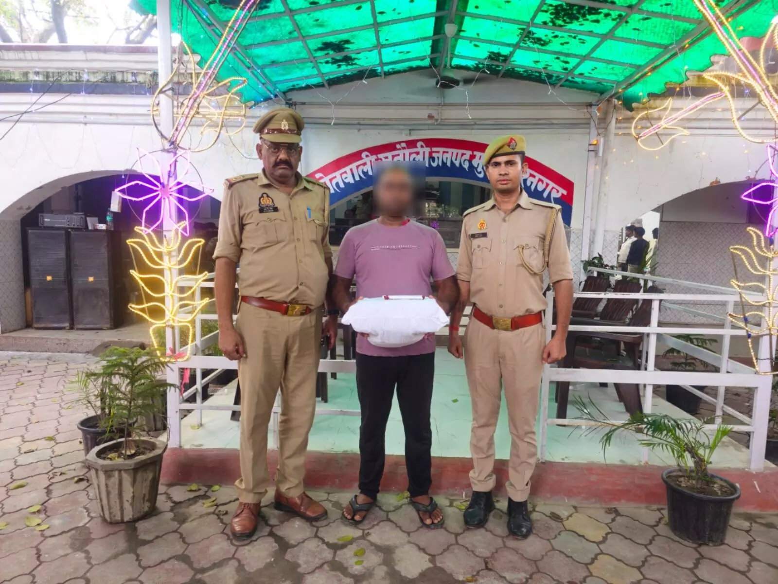 ऑपरेशन सवेरा- लाखों के गांजे की खेप के साथ तस्कर लगा हाथ