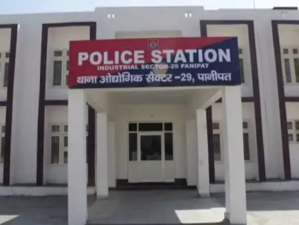 हाईवे पर चलती ट्रैक्टर ट्राली में घुसी बाइक- पिता की मौत, बेटा गंभीर