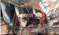 डिवाइडर तोड़कर ट्रक से भिड़ा ट्रैवलर- उडे परखच्चे- 4 की मौत से कोहराम डिवाइडर तोड़कर ट्रक से भिड़ा ट्रैवलर- उडे परखच्चे- 4 की मौत से कोहराम