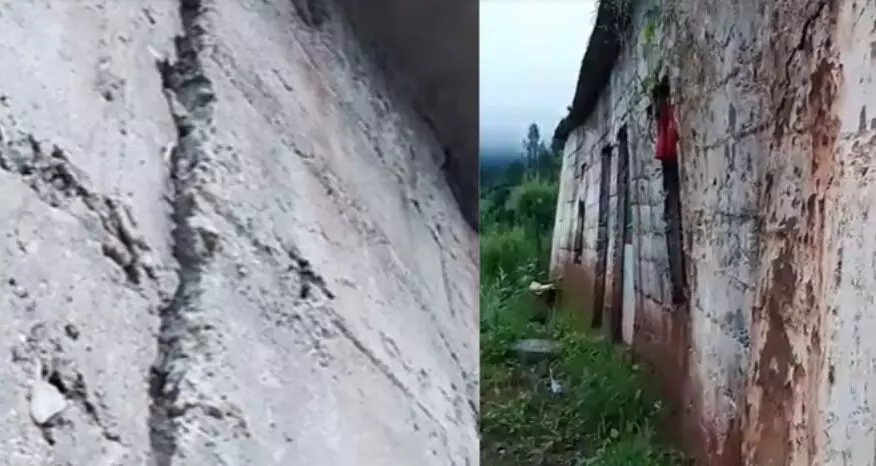 पंजनाडा में धंसी जमीन-बीस से भी ज्यादा घरों को नुकसान- सैकड़ों लोग.. पंजनाडा में धंसी जमीन-बीस से भी ज्यादा घरों को नुकसान- सैकड़ों लोग..