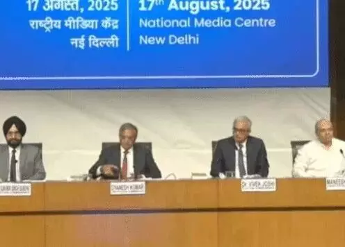 आरोपों को लेकर बोला EC- हमारे लिए कोई पक्ष विपक्ष नहीं आरोपों को लेकर बोला EC- हमारे लिए कोई पक्ष विपक्ष नहीं