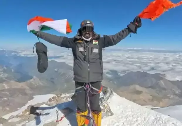 यूरोप की सबसे ऊंची चोटी पर फहराया तिरंगा- गुंजायमान किया जय श्री राम यूरोप की सबसे ऊंची चोटी पर फहराया तिरंगा- गुंजायमान किया जय श्री राम