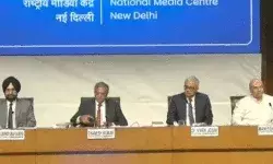 आरोपों को लेकर बोला EC- हमारे लिए कोई पक्ष विपक्ष नहीं आरोपों को लेकर बोला EC- हमारे लिए कोई पक्ष विपक्ष नहीं