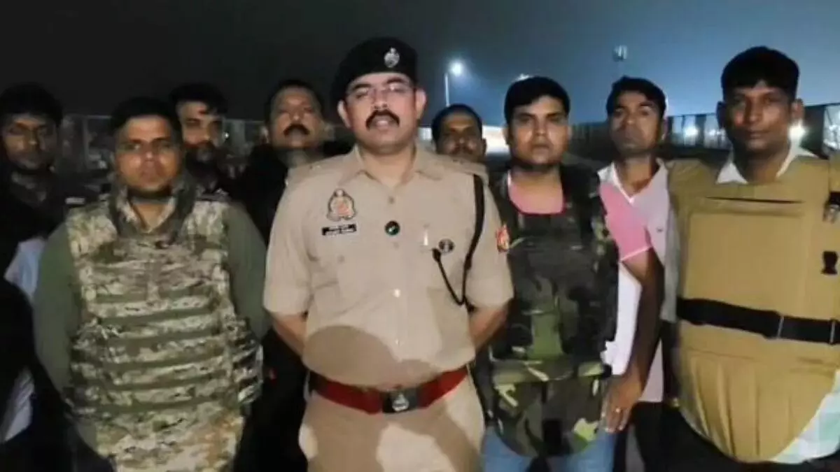 चेन स्नेचिंग की वारदात करने वालों को पुलिस ने चखाया अपने पीतल का मजा चेन स्नेचिंग की वारदात करने वालों को पुलिस ने चखाया अपने पीतल का मजा