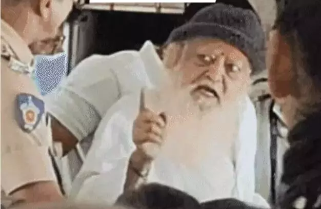 आसाराम की बिगड़ी हालत- जांच के लिए ले जाया गया हॉस्पिटल