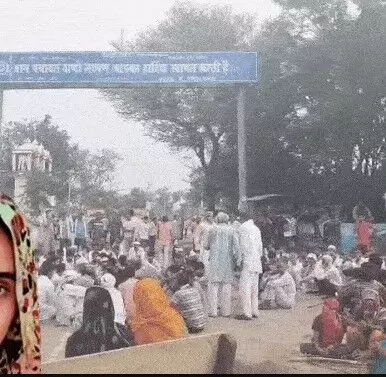 मनीषा के संस्कार से इनकार- एंट्री गेट पर डाला डेरा- दो दिन इंटरनेट बंद