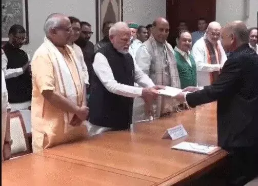 उपराष्ट्रपति चुनाव- राधाकृष्णन ने दाखिल किया नामांकन- PM बने प्रस्तावक