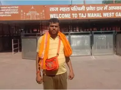 श्री राम लिखें बैग के साथ पर्यटक को नहीं मिली ताजमहल में एंट्री
