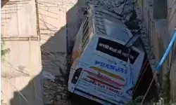 सांबा में बड़ा हादसा- तीर्थ यात्रियों से भरी बस खाई में गिरी- वैष्णो.. सांबा में बड़ा हादसा- तीर्थ यात्रियों से भरी बस खाई में गिरी- वैष्णो..