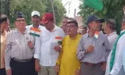 टोल पर फौजी से मारपीट- पूर्व सैनिकों का तिरंगे के साथ कलेक्ट्रेट में.. टोल पर फौजी से मारपीट- पूर्व सैनिकों का तिरंगे के साथ कलेक्ट्रेट में..