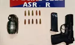 पाक की आतंकी साजिश नाकाम- हैंड ग्रेनेड व हथियारों के साथ युवक काबू पाक की आतंकी साजिश नाकाम- हैंड ग्रेनेड व हथियारों के साथ युवक काबू