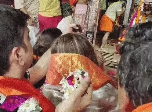 रामलला के दर्शन कर बोली एक्ट्रेस- आज सचमुच मेरा जन्म सफल हुआ रामलला के दर्शन कर बोली एक्ट्रेस- आज सचमुच मेरा जन्म सफल हुआ